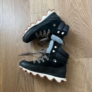 Sorel Snow boots size 6.5